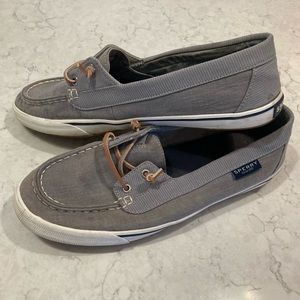 Woman’s Sperry Boat shoe - size 10